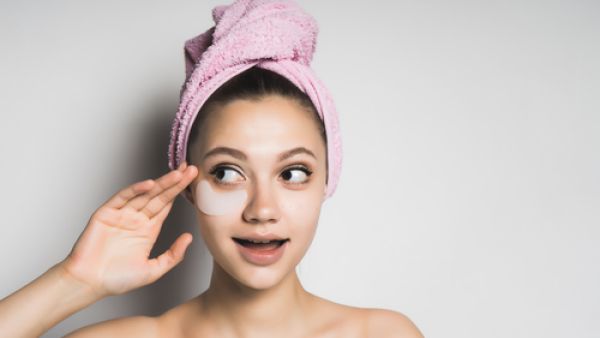 لا داعي لشراء منتجات التجميل ذات التكلفة الباهظة لعلاج الهالات السوداء (shutterstock.com)