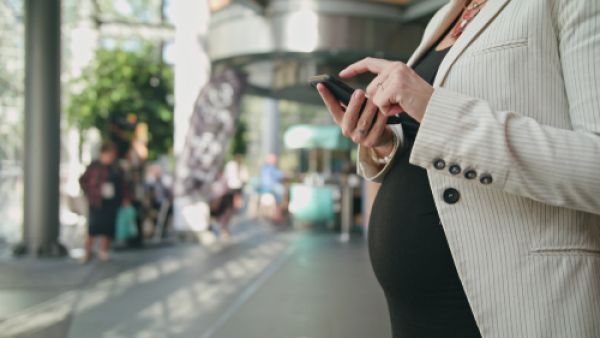 تعرض الحامل للإشعاع الشديد يزيد من خطر الإجهاض (shutterstock.com)