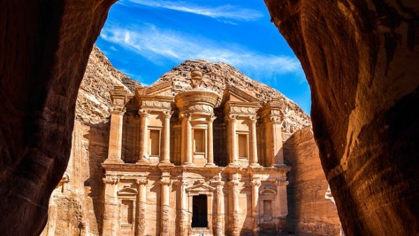 The tourism sector’s performance indicators showed a rise in the number of overnight tourists, which reached about 860 million by the end of November 2018. (Shutterstock)