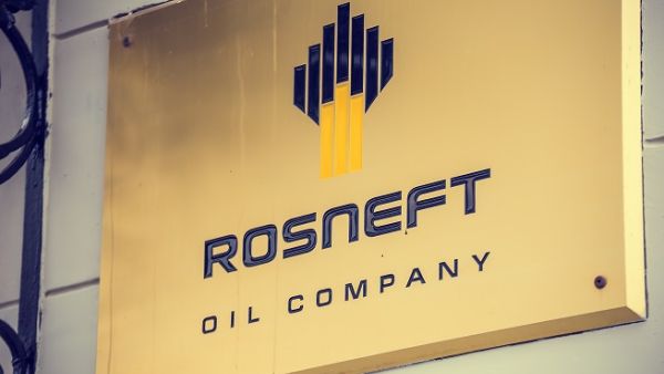 Rosneft and the National Iranian Oil Company (NIOC) signed a road map for strategic cooperation in oil and gas in Iran—cooperation which Rosneft’s chief executive Igor Sechin said would involve a total of US$30 billion of investments. (Shutterstock)