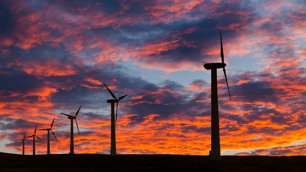 The Egyptian state has many contractual systems to establish projects for energy production from solar energy, including the feed-in tariff, the independent product, and net measurements. (Shutterstock)