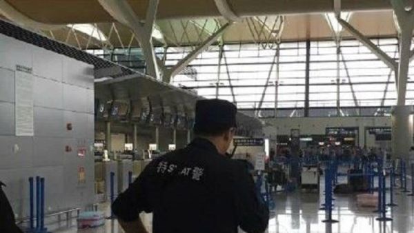  الانفجار وقع في المدخل الثاني من المطار قرب طاولة تسجيل المسافرين