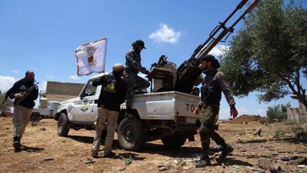 مقاتلو المعارضة السورية يحبطون محاولة جديدة لقوات النظام لاقتحام مدينة داريا