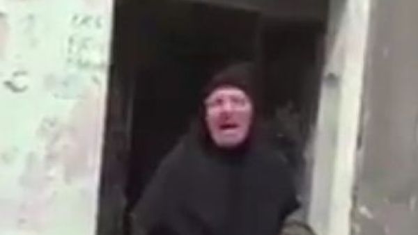  إحدى حرائر حلب توجه صرخة مدوية بوجه بشار 