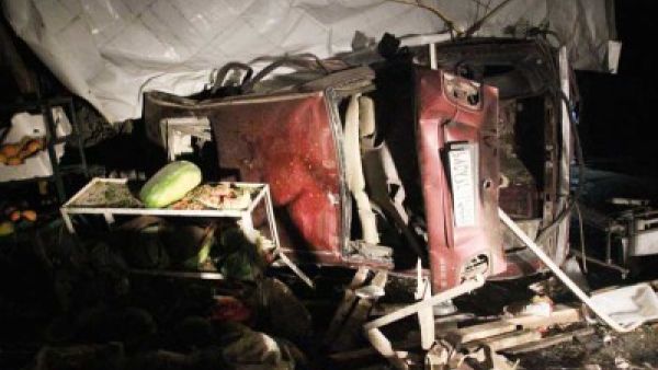 مقتل 20 شخصاً جراء تفجير سيارة مفخخة بسوقٍ شعبي في حلب
