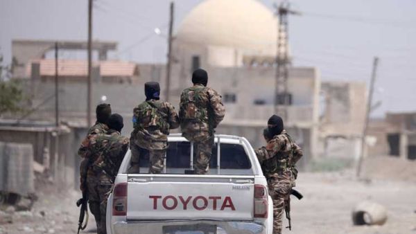 تبادل لإطلاق النار والصواريخ قرب حمص