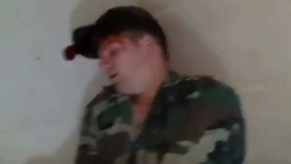 لحظة اغتيال ضابط تحت إمرة ماهر الأسد في قلب دمشق - يوتيوب