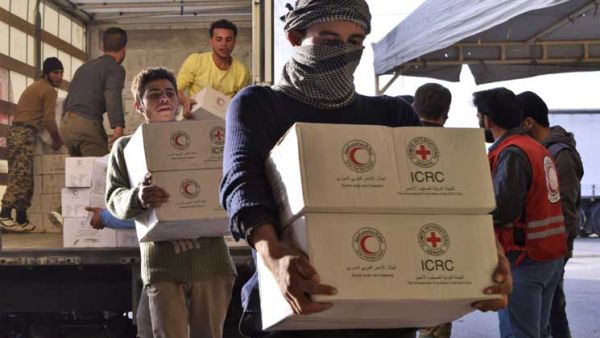 قافلة تابعة للأمم المتحدة توصل مساعدات إلى الرستن
