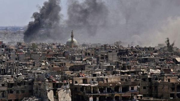 النظام السوري يواصل حملته العسكرية في مخيم اليرموك لليوم الثامن على التوالي