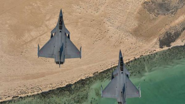 يقدر عدد الضحايا المدنيين بسبب ضربات التحالف على المنطقة بالمئات