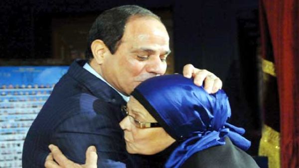نبأ وفاة والدة السيسي