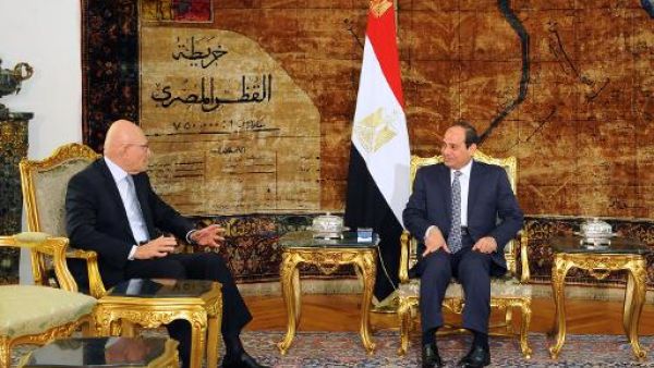 الرئيس المصري عبد الفتاح السيسي خلال لقائه رئيس الوزراء اللبناني تمام سلام