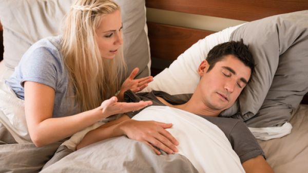 النوم مع وجود نبات الأناناس في الغرفة يمكن أن يساعد في تقليص الشخير