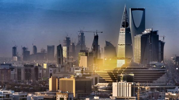 السعودية ترفع الرسوم الجمركية