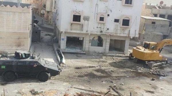 بدأت السلطات السعودية مشروع إزالة كافة منازل المسورة من أجل إعادة إنشائها- وكالات
