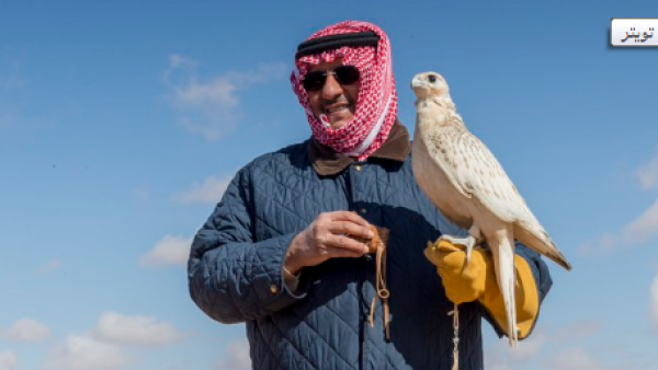 يمضي ابن نايف رحلة في مخيمه الصحراوي خلال فصل الشتاء