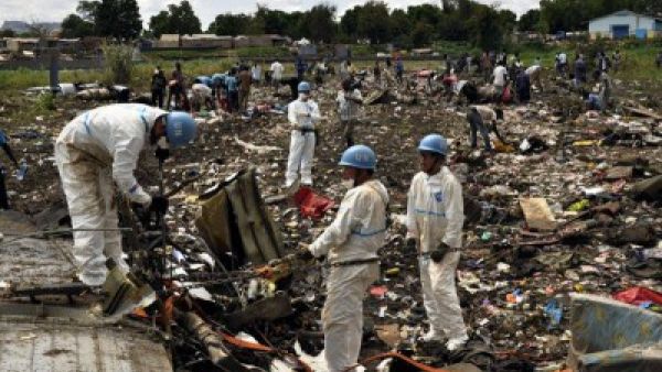 العثور على الصندوقين الاسودين لطائرة الشحن المتحطمة بجنوب السودان