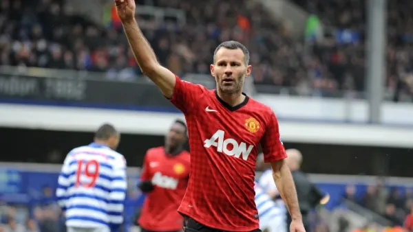 Giggs agrees new one-year Manchester United deal