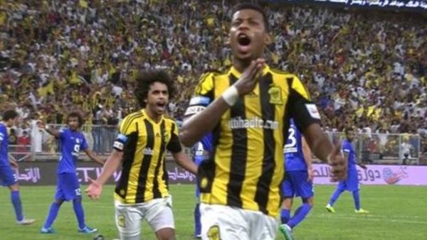 بوسبعان يحتفل بهدفه