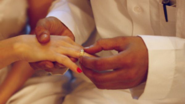 التهديدبالزوجة الثانية عنف