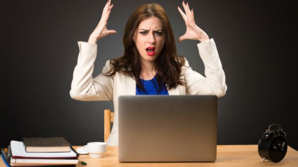 حاول أن تكون أكثر هدوءاً مما عليه، للتعامل مع مشكلاتك بحلول مناسبة

