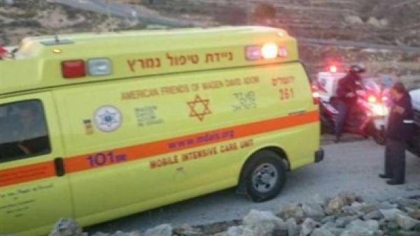 إصابة مستوطن في عملية “طعن” جنوبي الضفة
