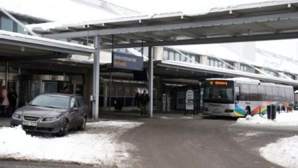 إغلاق أجزاء من صالة رحلات داخلية في السويد بعد العثور على أكياس مشبوهة
