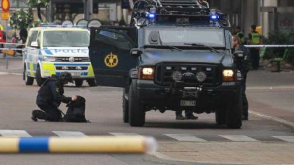 إخلاء جزئي لصالة الطيران الداخلي بمطار بالسويد بعد إنذار بوجود قنبلة
