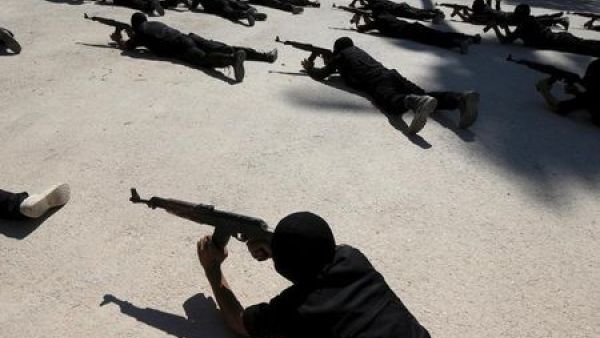 مقاتلو المعارضة السورية يلجأون لأساليب جديدة للتصدي للحملة السورية
مقاتلو المعارضة السورية يلجأون لأساليب جديدة للتصدي للحملة السورية