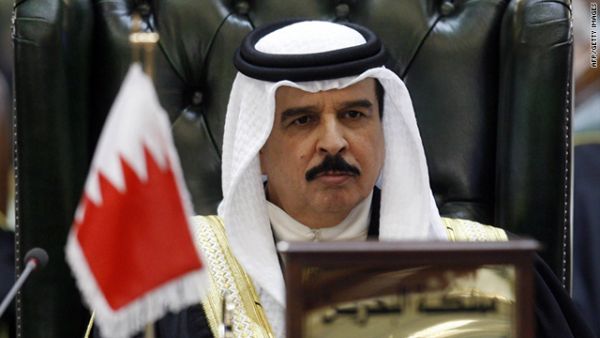 Hamad bin Isa al-Khalifa attends the Gulf Cooperation Council summit in Kuwait. (AFP/File)