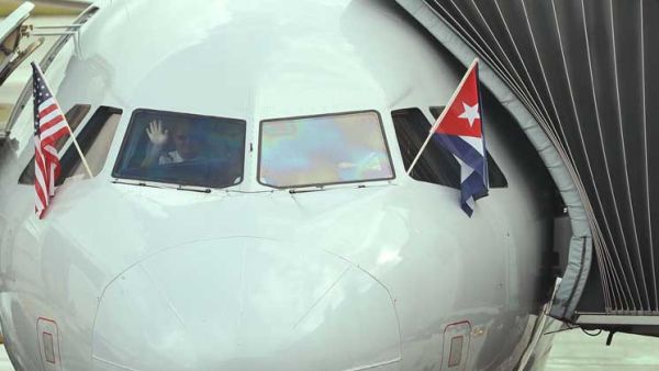 انطلاق أولى الرحلات بين الولايات المتحدة وهافانا بعد 3 أيام على وفاة كاسترو