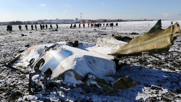حطام طائرة "بوينغ" المنكوبة في منطقة روستوب على الدون الروسية