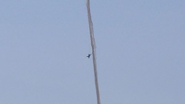 سقوط طائرة حربية يرجح أنها سورية قرب الحدود