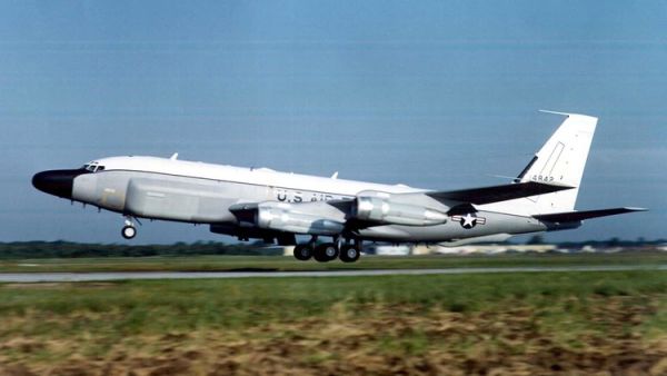 طائرة استطلاع أمريكية من طراز "RC-135"
