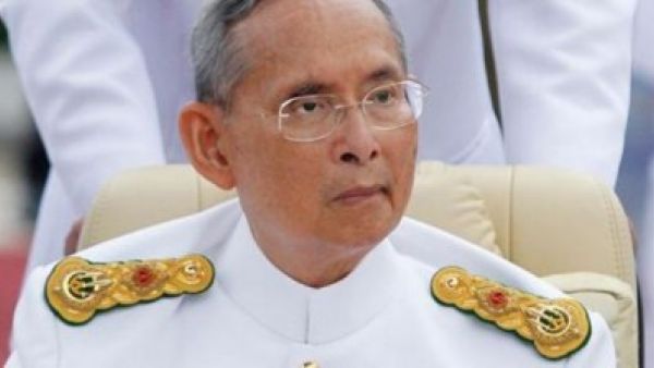 ولي العهد سيخلف والده ملك تايلاند و الحداد لمدة عام
