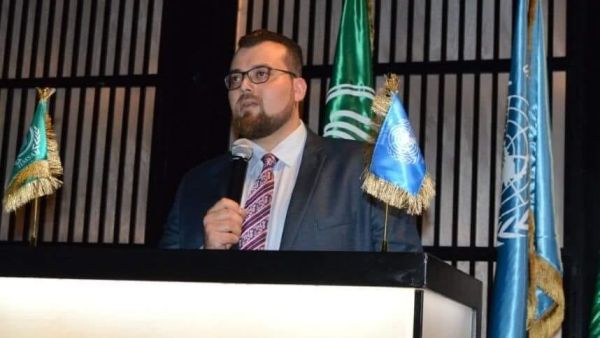 السفير فوق العادة طارق ال سيف