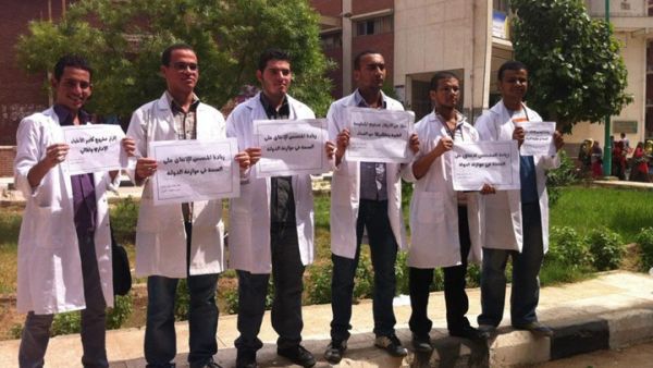 الحكم بسجن 9 أمناء شرطة في واقعة التعدي على طبيبين
