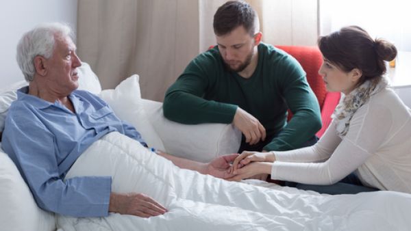 من أعراض مرض عضال حدوث تغييرات في الصدر
