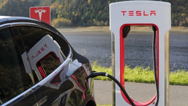 A Tesla charging station. (Pixabay)