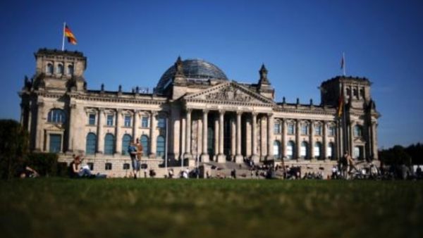 مبنى الرايخستاغ في برلين الذي يضم مجلس النواب الاتحادي
