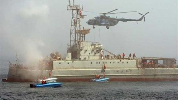 مناورات بحرية إيرانية هندية في مضيق هرمز