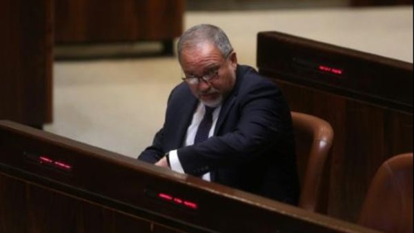 افيغدور ليبرمان في جلسة المصادقة على تسميته وزيرا للدفاع في الكنيست
