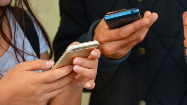Deloitte’s 2016 Global Mobile Consumer Survey found that the average American looks at their smartphone 47 times per day. (Pixabay)