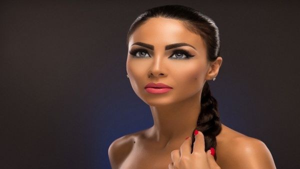 دوللي شاهين 