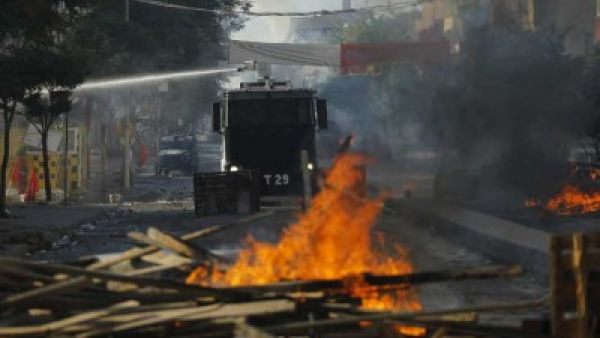 عدد ضحايا استهداف عناصر إرهابية لمدرعة عسكرية بديار بكر يرتفع لشهيدين