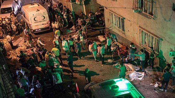 أوقع التفجير الذي استهدف صالة أفراح أكثر من 50 قتيلا وعشرات الجرحى - وكالات