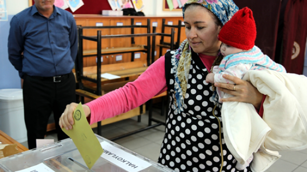 يتوجه اليوم نحو 55 مليونا و319 ألفا و222 ناخبا تركيا إلى صناديق الاقتراع 