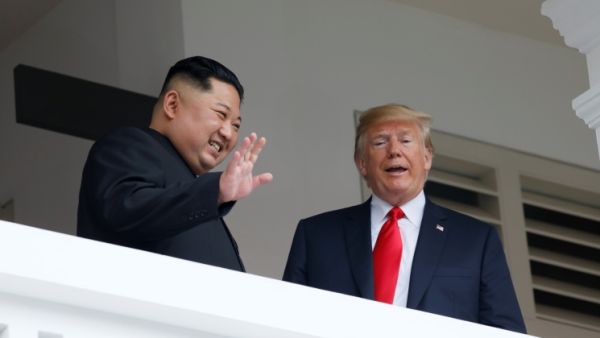 كيم يصل إلى فيتنام حيث سيعقد قمته الثانية مع ترامب
