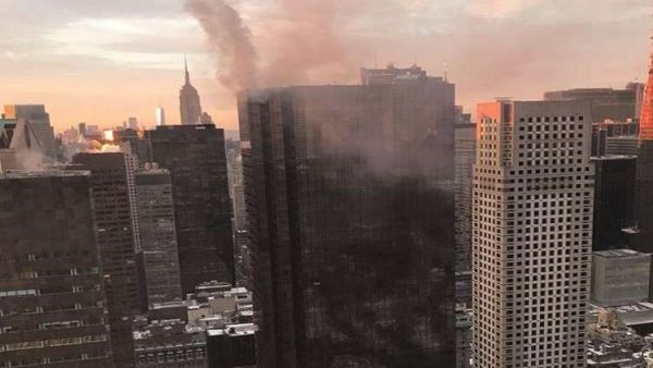  النيران شبت في الطوابق العليا من برج ناطحة السحاب