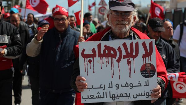 المخابئ تضم حوالي 22 قذيفة آر.بي.جي وبنادق كلاشنيكوف